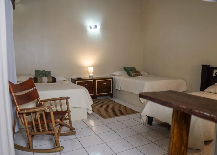 Hotel Y Cabinas Del Tropico